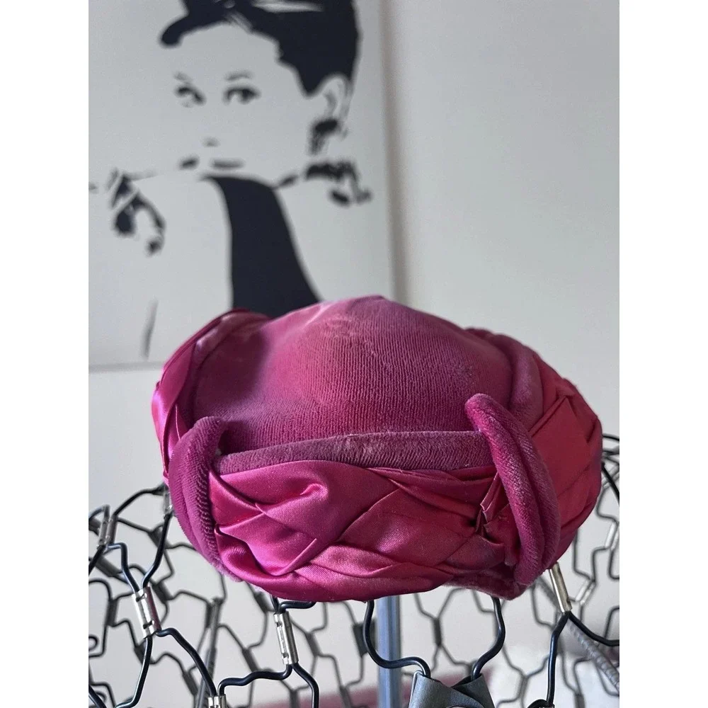Vintage Magenta Pink Velvet Pillbox Hat Braided Satin Trim Retro Mid Century - Picture 3 of 6